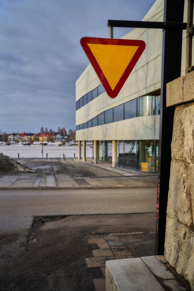 Laowa 28mm f1.2_27f12w.jpg