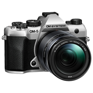 OM-5 II kamerahus - Silver + 14-150mm f/4-5,6 II