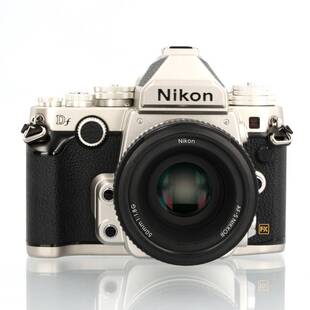 Df kamerahus silver + AF-S 50mm f/1,8 G (begagnad)
