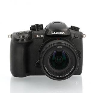 Lumix DC-GH5 kamerahus + G Vario 12-60/3,5-5,6 Power OIS (begagnad)