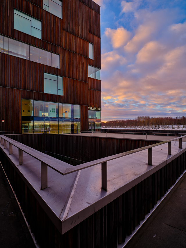 Fujifilm GFX100s_17w.jpg