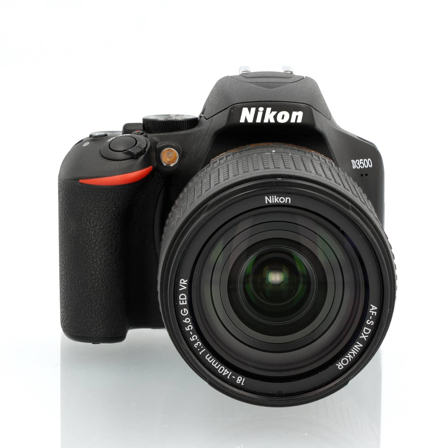 D3500 kamerahus + AF-S DX 18-140/3,5-5,6 G ED VR (begagnad)