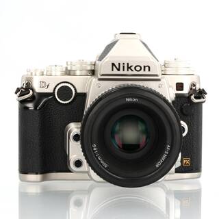 Df kamerahus silver + AF-S 50mm f/1,8 G (begagnad)