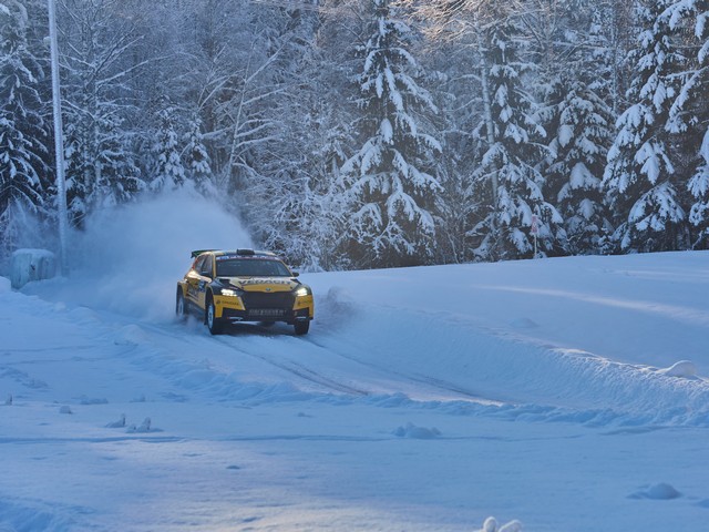 OM System OM 5 II_3w.jpg