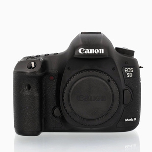 EOS 5D Mark III hus + batterigrepp BG-E11 (begagnad)