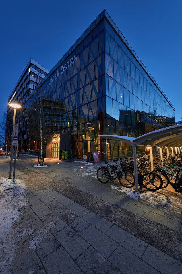 Canon RF 14mm f1.4L VCM_35w.jpg