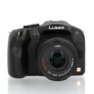 Lumix DMC-G6 + 14-42mm f/3,5-5,6 (begagnad)