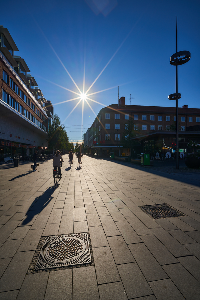 Laowa 12-24mm_13w.jpg