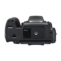D750 hus + Batterigrepp MB-D16 (begagnad)