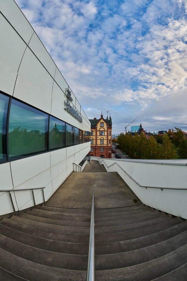 Sony FE 8-14mm f3.5 fisheye_8w.jpg