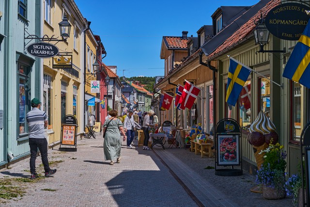 Sony FE 55mm f1.8_20w.jpg