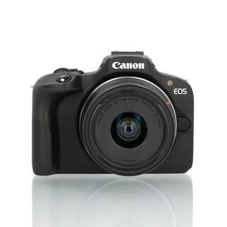 EOS R100 + RF-S 18-45mm f/4,5-6,3 IS STM + extra batteri (begagnad)