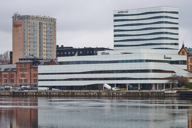 Sigma 135mm f1.4_13w.jpg