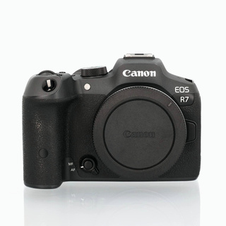 EOS R7 kamerahus + RF-S 18-150mm f/3,5-6,3 IS STM + E-EOS R adapter (begagnad)