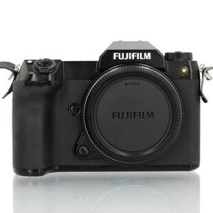 GFX 100s, mellanformat + dubbelladdare BC-W235 (begagnad)