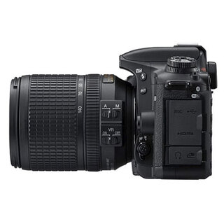 D7500 hus + AF-S DX 18-140mm f/3,5-5,6 G ED VR 